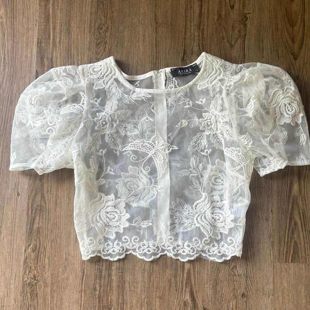 Akira Women’s Small White Lace Puff Sleeve Crop Blouse